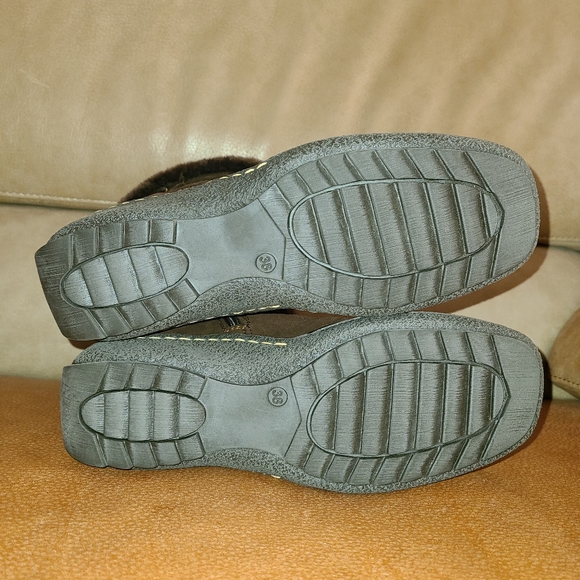 Spring Step suede boots - Picture 8 of 10